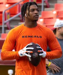 theonlydyl_'s tweet photo. The award for talking trash and not backing it up goes to Jamar chase! https://t.co/DqjtU79YE9