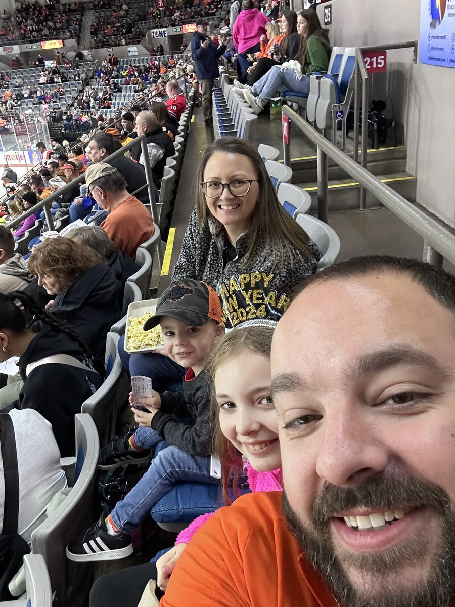 ATC_Matt's tweet photo. New Years a little different this year! #letsgokomets https://t.co/Lj1budhZjh