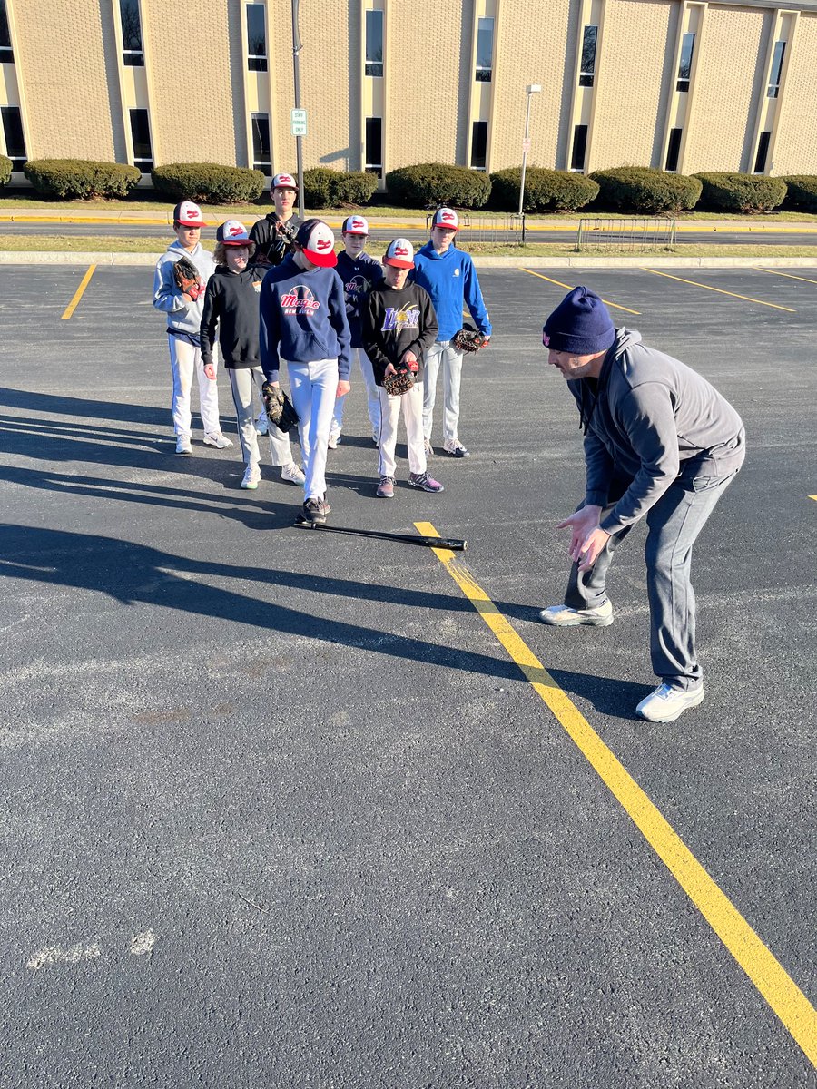 NBMagicBaseball's tweet photo. @nickploeger and his u14’s started practice yesterday and had a chance to step outside - winter workouts are a great way to touch base on the fundamentals #gomagic https://t.co/JXT3nG4kgR