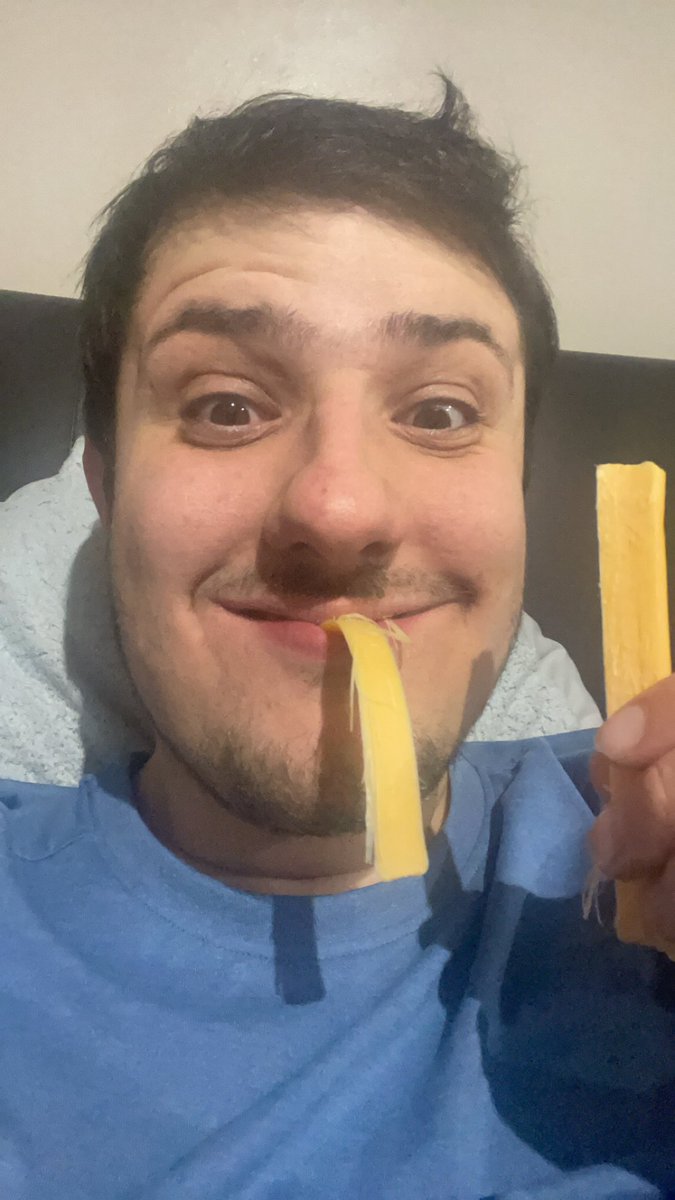 par70735771's tweet photo. I LOVE THE CHEESESTRINGS #CHEESESTRINGS https://t.co/uhRvbKDFho