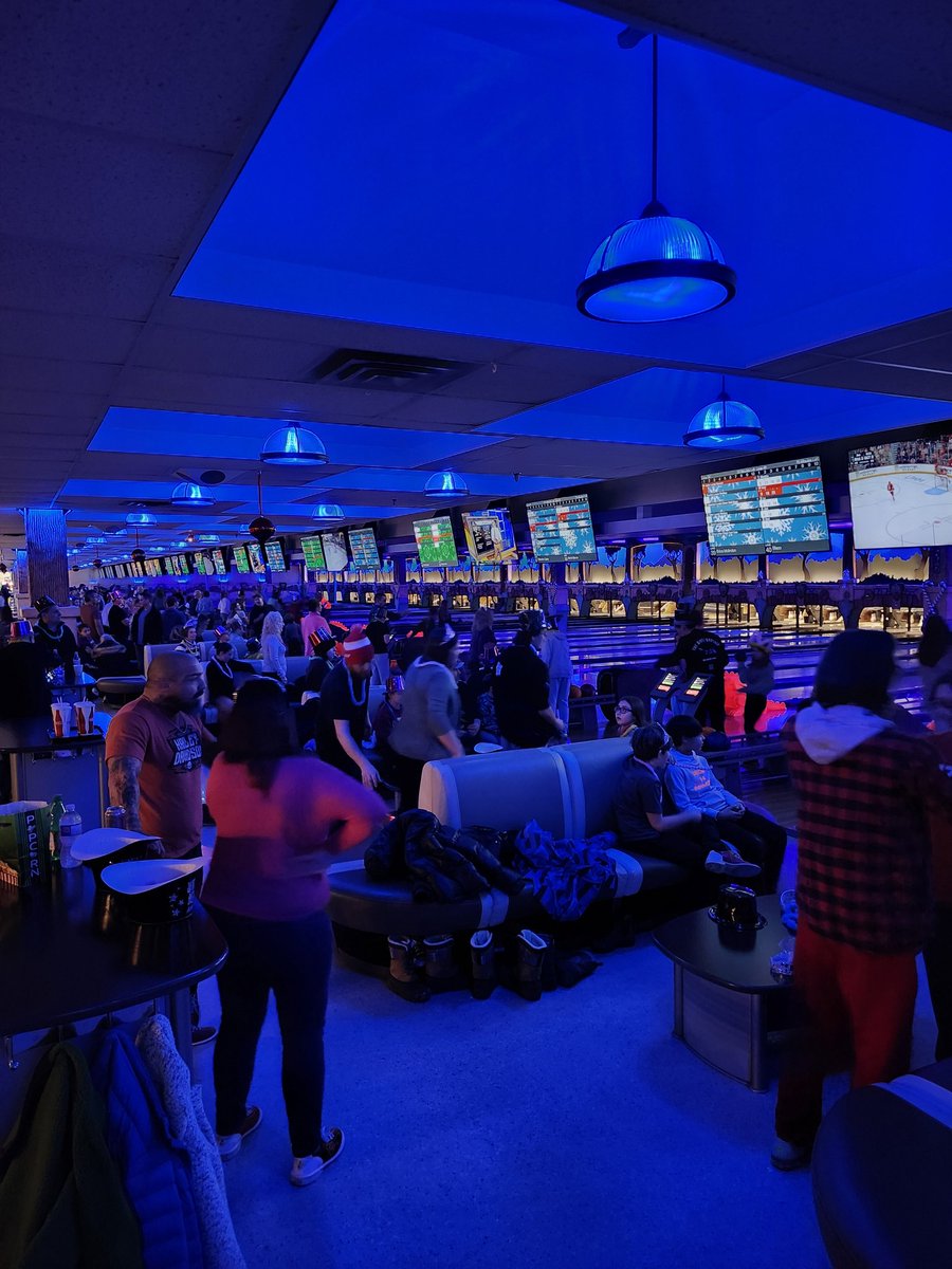 Keepercoach27's tweet photo. Bowling NYE at @nebsfunworld! https://t.co/fgLh1GqsoW