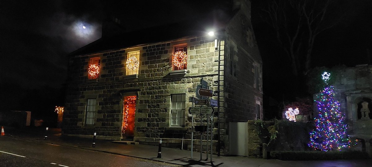 Happy New Year Twitter (X) world from Scotland! Here is to 2024. #Ceres #Fife #Scotland #Hogmanay #Hognanny2023 #HappyNewYear #NewYear #2024 🍻 🍷 🍾