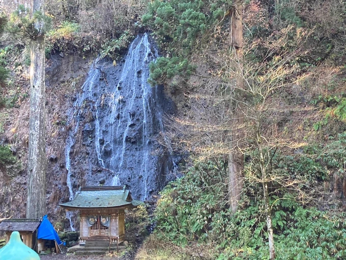 滝と龍今年は山形県羽黒山にある須賀の滝を描きました!龍のように力強く飛躍的な年になりますように#年賀状 #羽黒山 
