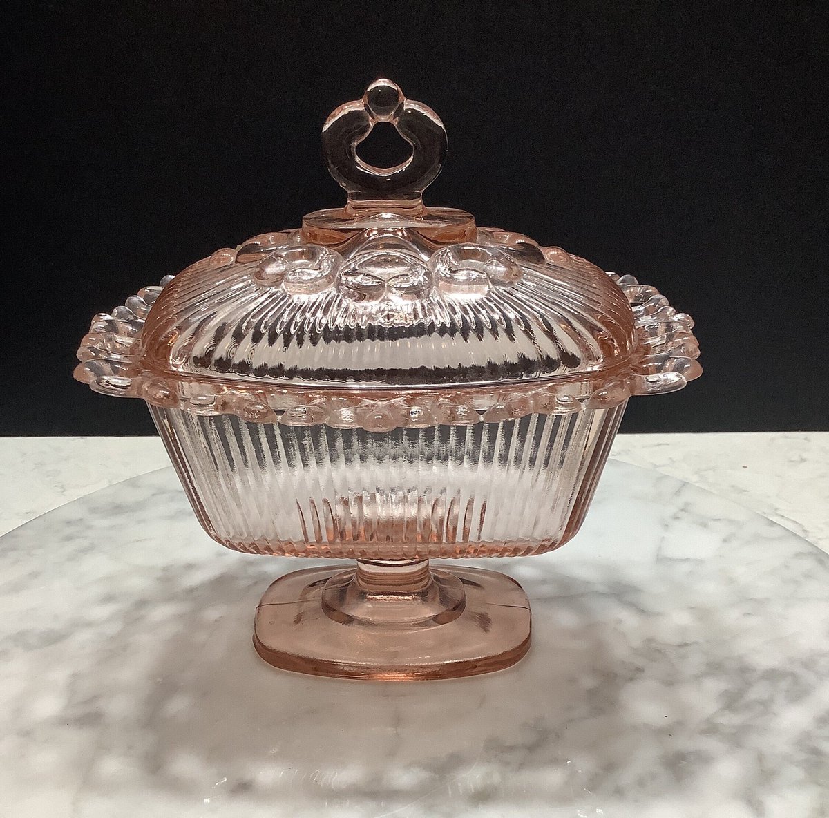 bmktreasures.etsy.com/listing/164803…. #etsy #etsyvintageshop  #smallbusiness #etsyshopownersofinstagram #indianaglass #candydish