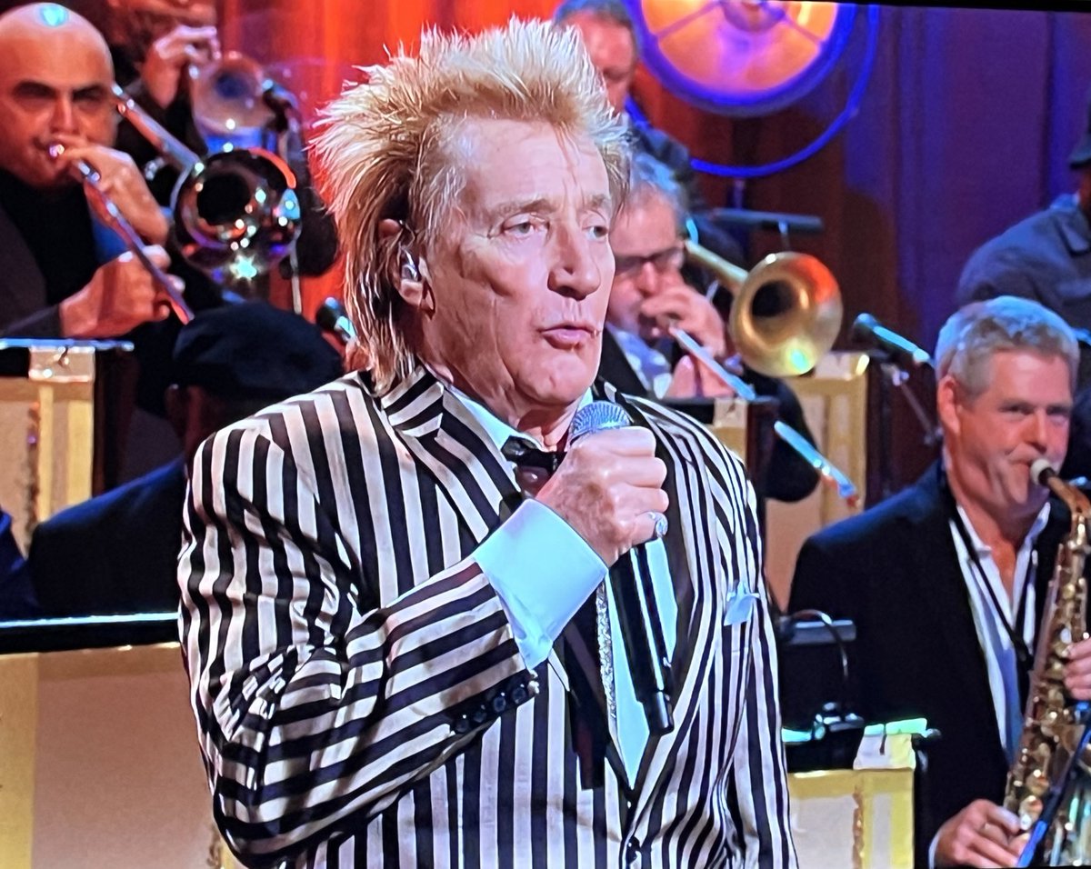 Iain_Chris's tweet photo. Did Jools Holland book Rod Stewart for #Hootenanny or just say his name three times and he appeared. https://t.co/7ERNZzg0Mg