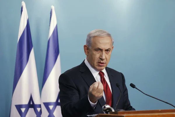 interaksi_id's tweet photo. Ditengah Perayaan Tahun Baru, Israel Gempur Gaza https://t.co/pw4HqLZ3EA