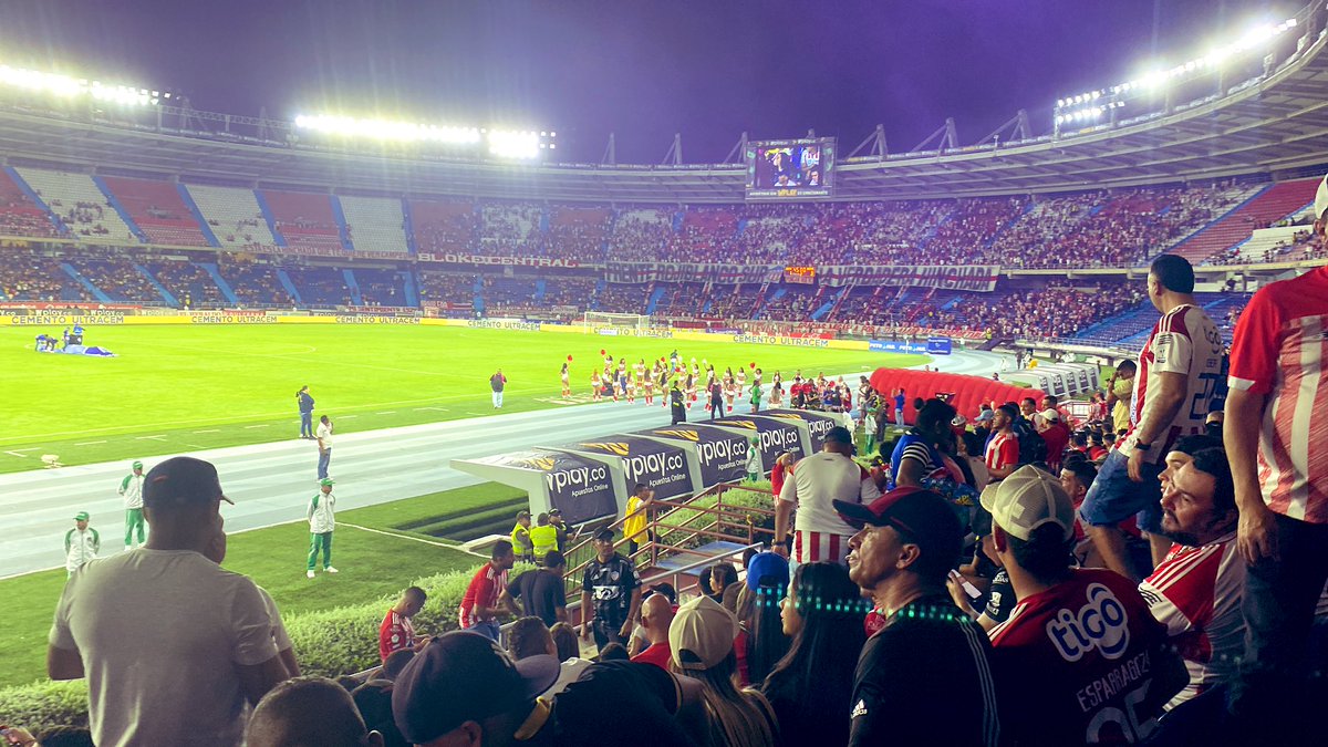 BrayanMiranda7's tweet photo. @ChrisDaes @TecnoglassSA @FunTecnoglass @JuniorClubSA #ElGloriosoJunior @TecnoglassSA @FunTecnoglass @JuniorClubSA https://t.co/RH1y7IjKe6