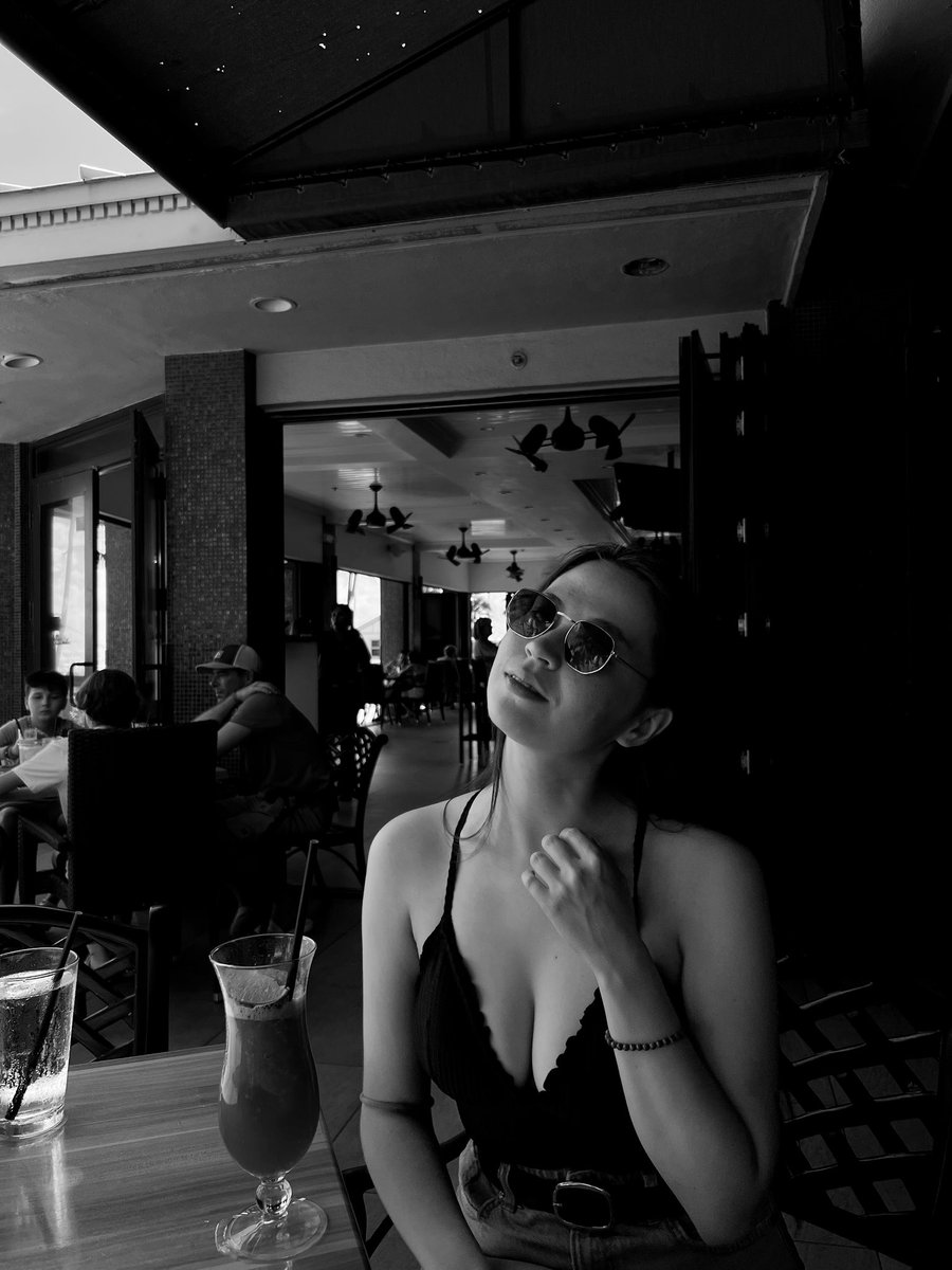 justrelaaaax's tweet photo. в новом году, девочкам желаю принять свою теневую сторону, не бояться и делать.
а мужчинам быть самураями, видеть цель и идти к ней, будто живешь последний день https://t.co/pbynR1GI4Q