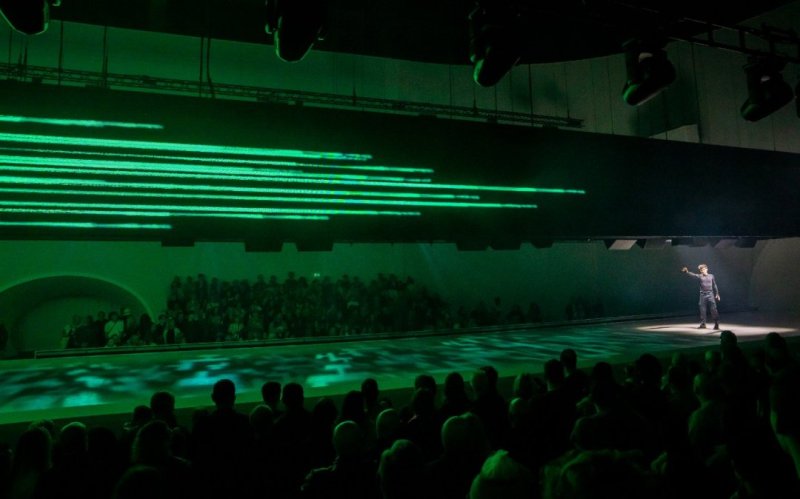 WingmanYan's tweet image. BBC2 have edited an interesting look at @factoryintl #freeyourmind. After being part of the show its great to see a diff perspective, especially @KenrickH2o as Morpheus finally! For me it's still @mikeyjdotnet's music that hits the right chords. 
📷 Tristram Kenton