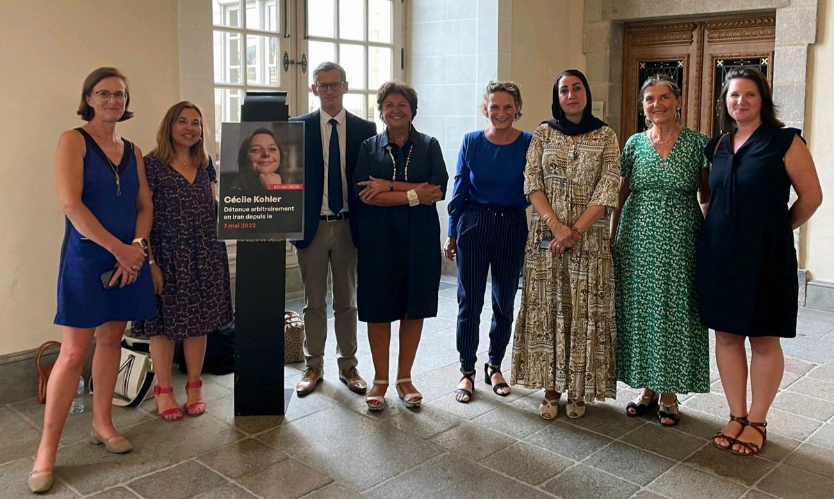 Karine Rivoallan#FreeCécileKohler#FreeJacquesParis tweet media