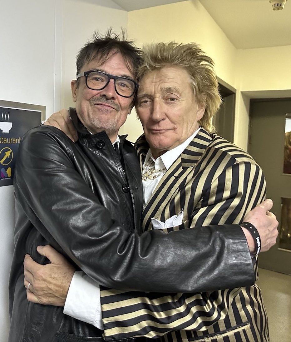 Spider Stacy (@spiderstacy) on Twitter photo The <a href="/marywallopers/">The Mary Wallopers 🐖</a> asked me to do Jools Holland’s #Hootenanny with them, utterly cathartic after Shane’s funeral. On my way backstage I met one of the icons of my youth. He just went ‘Oh mate, come here’ and gave me a massive hug. #rodstewart #faces The <a href="/marywallopers/">The Mary Wallopers 🐖</a> asked me to do Jools Holland’s #Hootenanny with them, utterly cathartic after Shane’s funeral. On my way backstage I met one of the icons of my youth. He just went ‘Oh mate, come here’ and gave me a massive hug. #rodstewart #faces