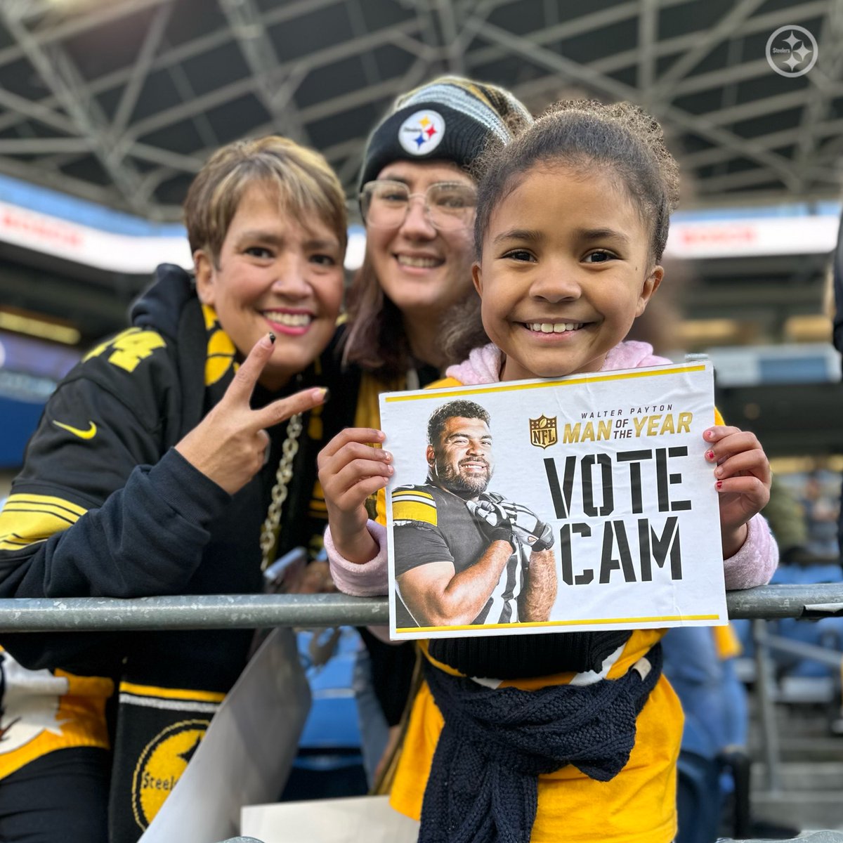 SteelersUnite's tweet photo. Repost to vote @CamHeyward WPMOY! #WPMOYChallenge 

#HereWeGo | #SteelersNation https://t.co/HJwXajpWrW