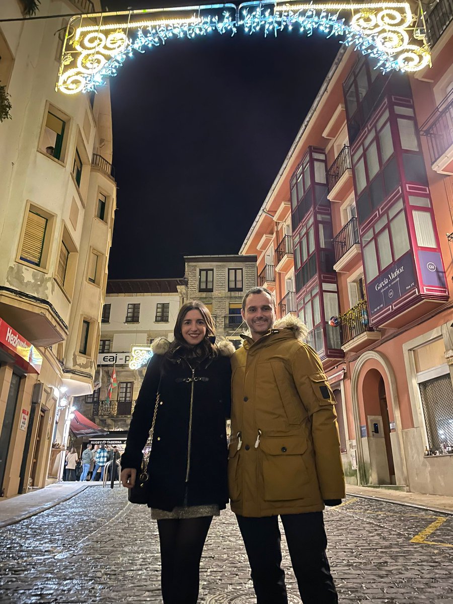 hemengaude_eus's tweet photo. 🥂 Urtea Rion hasi, bidelagunak egiten jarraitu eta apirilean gure abentura burutu genuen. Irundik, zaudeten tokiraino, Urte Berri On 2024!

Empezamos el año en Río, seguimos haciendo amigos/as y en abril completamos la aventura. Desde Irun, hasta donde estéis, ¡Feliz Año 2024! https://t.co/vJ7doiKHc3