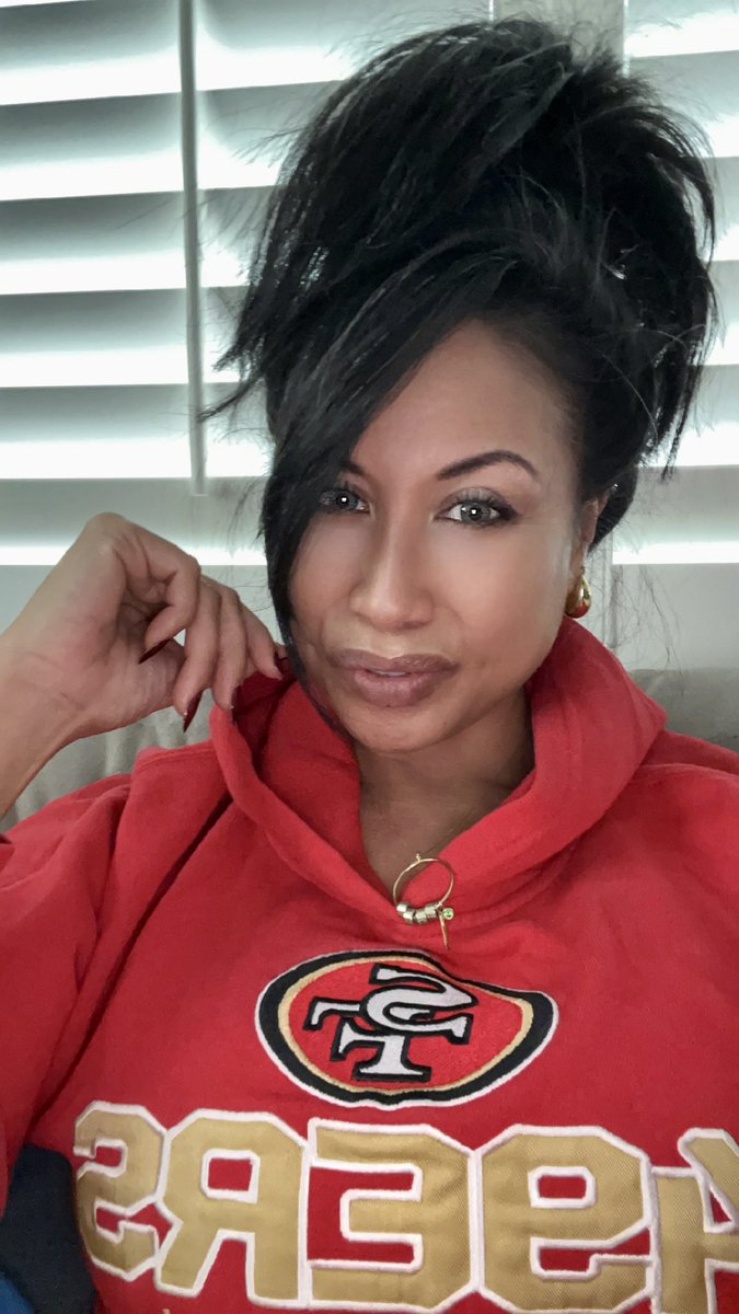 4tricel's tweet image. Hi 👋🏽
#gamedaylook #lfg #fttb