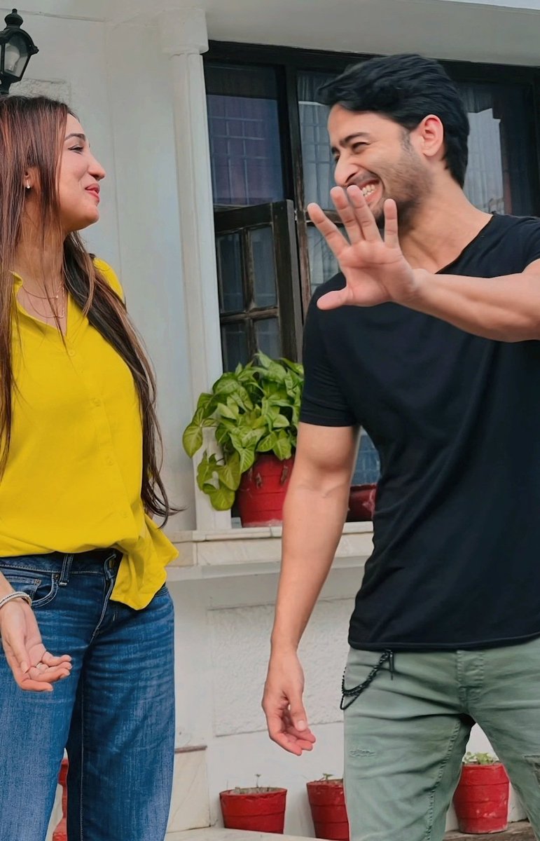 ritu0174's tweet image. Contagious SMILE 🥹🫠

HIS Evergreen SMILE Is Everything 😍❤️

#ShaheerSheikh #Contagious #Evergreen #Smile #HandsomeHeera #StayHealthy #RiseNShine #LoveAndRespect

@Shaheer_S ♥️

#GodBlessYou #ShaheerSheikh