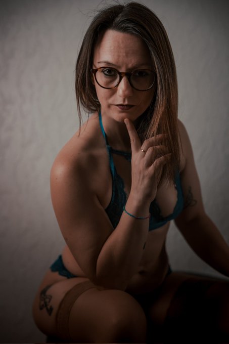 Je vous souhaite de passer un bon r&eacute;veillon 🎉  On se retrouve en 2024 😘  Bisous 💋  #laetiluxure #laeti_luxure<a href="/tag/happynewyears"class="tags"><span>#happynewyears</span></a><a href="/tag/laetiluxure"class="tags"><span>#laetiluxure</span></a><a href="/tag/laeti_luxure"class="tags"><span>#laeti_luxure</span></a>