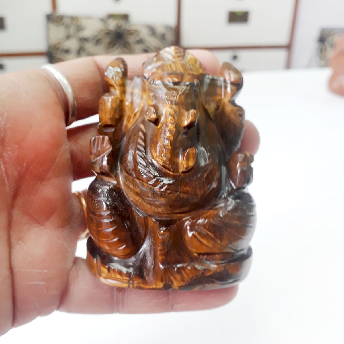 AgarwalAnushth's tweet photo. Tiger eye ganesha statue god natural stone ganesh idol
Length : 2.75 inch /Width : 2 inch / Weight : 183 gram
https://t.co/c3WwJUJSLY
#tigereyestones #tigereyeganesh #ganeshcarving #ganeshstatue #handcarvings #statue #crystals #gemstones #crystalhealing #handmade #handicrafts https://t.co/khBfLsYJ5z
