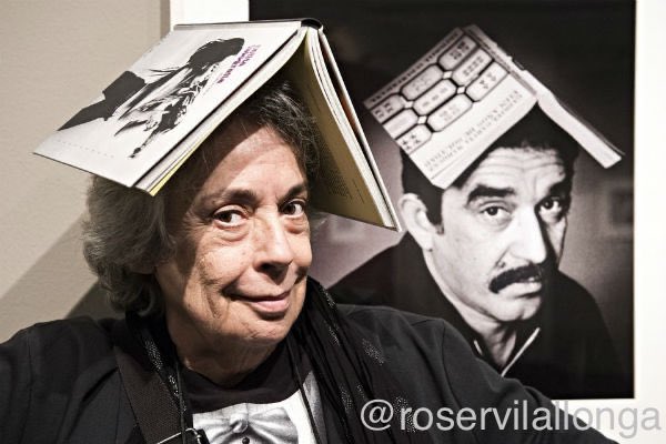 roservilallonga's tweet photo. Se’n va amb la mateixa ironia i humor amb q va viure: “año nuevo, vida nueva…” sigues lliure i llum, estimada Colita. Trobarem a faltar ton somriure i la teva paraula clara, directe. Perdem un referent fotoperiodístic. Gràcies x tot el q ens has donat! Abraçada sideral!!! 💜💜💜 https://t.co/BKesR1WTYg