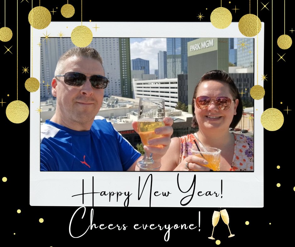 VegasCheers's tweet photo. Happy New Year everyone! Have a great 2024! Cheers!! 💕🥂 https://t.co/tqXrx3TZff