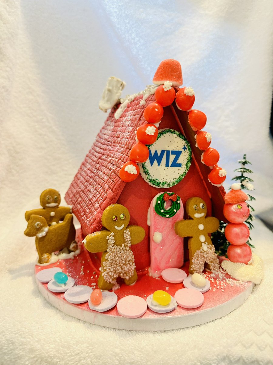lisamsheldon's tweet photo. Christmas Gingerbread house!! Thank you @wiz_io #WizGingerbread https://t.co/h7gczh3cXQ