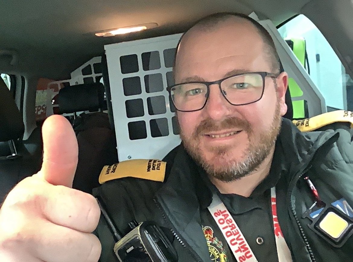 benthepara's tweet image. Great day in Waveney today. 2 urgent care vehicles delivering urgent care to patients. From advanced assessment to medication dispensing including antibiotics, analgesia and more!
#teamworkmakesthedreamwork
#hospitalavoidance
@EastEnglandAmb @EEAST_UrgCare @EEAST_WAVDLOs