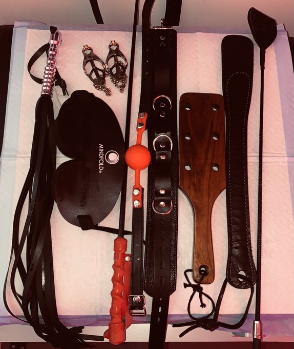 Fun tools used for today&rsquo;s session : Last session of 2023. https://t.co/wjQzLGdndN<a href="/tag/footfetish"class="tags"><span>#footfetish</span></a><a href="/tag/feet"class="tags"><span>#feet</span></a><a href="/tag/podcast"class="tags"><span>#podcast</span></a><a href="/tag/footworship"class="tags"><span>#footworship</span></a><a href="/tag/mistressxena"class="tags"><span>#mistressxena</span></a>