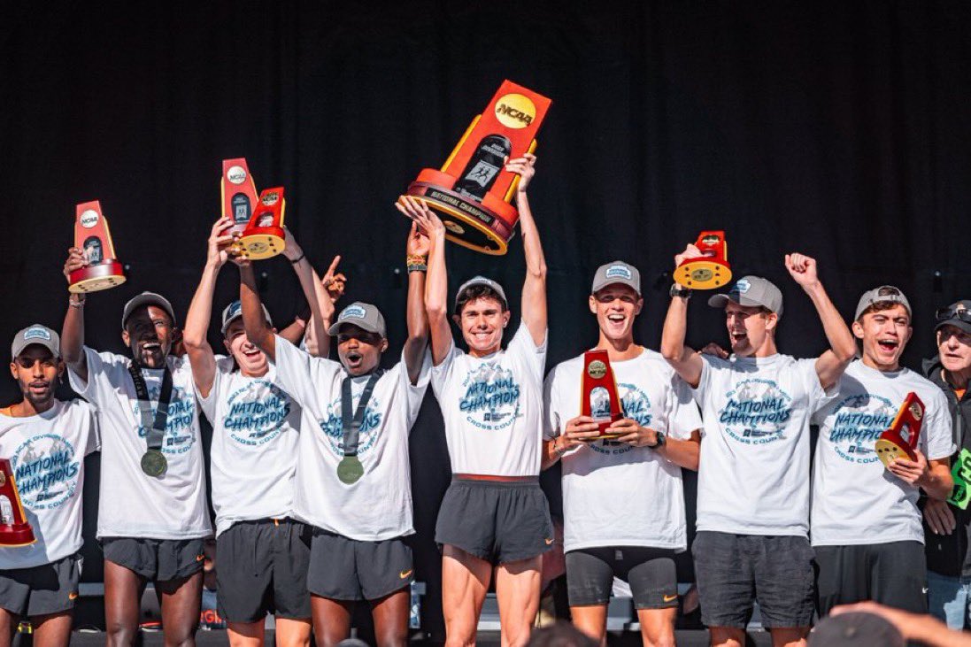 run4okstate's tweet photo. 2️⃣0️⃣2️⃣3️⃣ was good to us 🤠

1 National Championship
1 Indoor World Record (DMR)
2 Big 12 Championships 
15 Individual Big 12 Titles
2 Individual NCAA Champions
19 First Team All-Americans

More to come in 2024 📈

#GoPokes I #run4okstate https://t.co/wevLWHkdAf