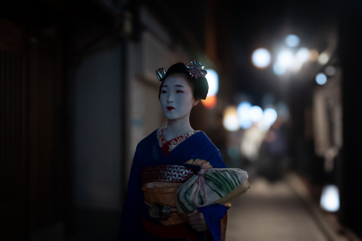 Last GM of the year! Best wishes to all my followers! Let’s the 2024 begins.
#streetphotography #HappyNewYear