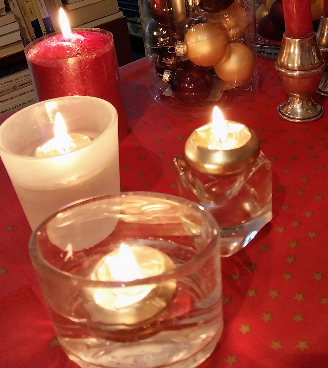 Des de la Fundació Manuel Blancafort us desitgem un molt bon any 2024.
Que sigui un any que 4ns porti pau, justícia i oportunitats per a tots.
Que poguem seguir gaudint de la música. 
#BonAnyNou 
#2024NewYear 
#AnyNou2024