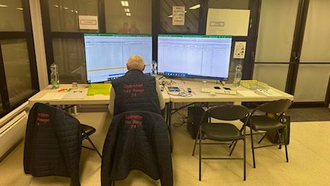 Prefet74's tweet photo. Yves Le Breton, @Prefet74 a échangé, à l'occasion de cette nuit du 31 décembre avec les bénévoles de l'association #NezRouges qui raccompagnent les conducteurs qui ont fait appel à eux pour que l'année commence au mieux! #SécuritéRoutière https://t.co/MWGyGgJdhQ