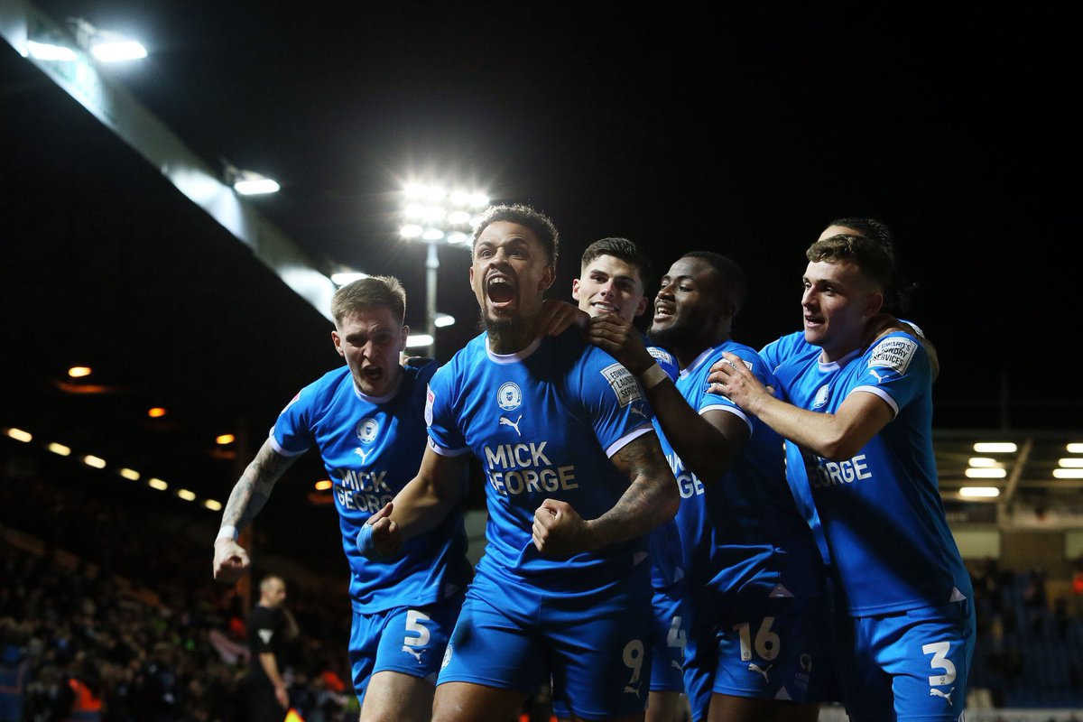 Happy new year people wishing you all the best year possible sending all love and blessings 😎