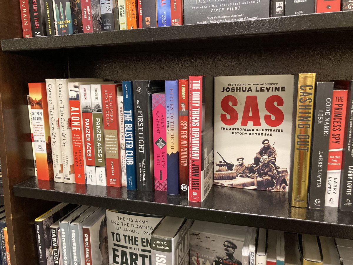 Still one of the joys of visiting New York: Barnes & Noble on Fifth Avenue @BNFifthAvenue. A big military section in which #blairmayne #paddymayne is well represented, thanks to @authordlewis @Joshua_Levine. Don’t think the otherwise well-travelled BM visited US, @blair_mayne?