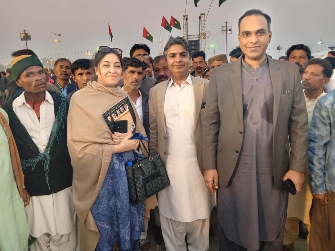 AbdulKarimPPP's tweet photo. ہم کھڑے ہیں، نصر من اللہ وفتح قریب، کے یقین کے ساتھ، ایک تسلسل کے ساتھ، ایک امید کے ساتھ،
انشاءاللہ #PS71 بدین بھٹو کا۔
@BBhuttoZardari
@AsifAliZerdari
@PirNoorullah @PPPDigitalbadin https://t.co/QHpc6veLRC