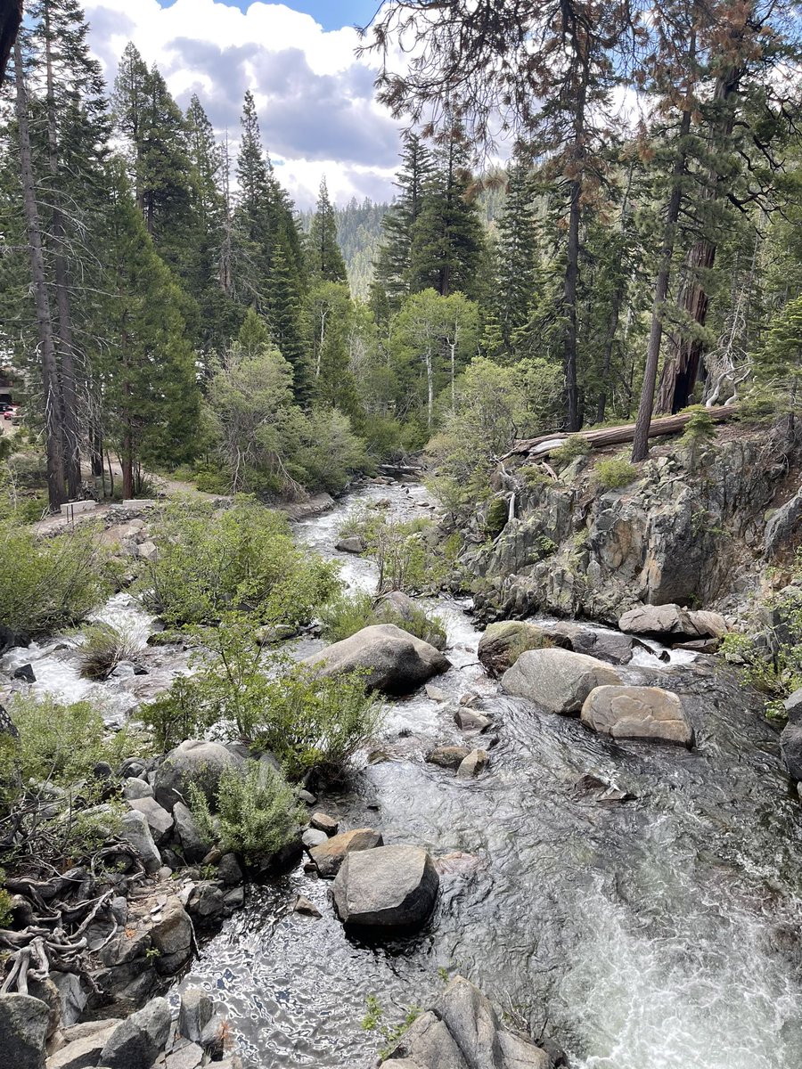 wild_nomadic's tweet photo. Eagle Falls is a fantastic 2 mile hike that starts in Emerald Bay State Park. At the end of the hike you are presented with beautiful views of the falls #nature #waterfalls #hiking #laketahoe #emeraldbay https://t.co/Jmu8qRGTC0