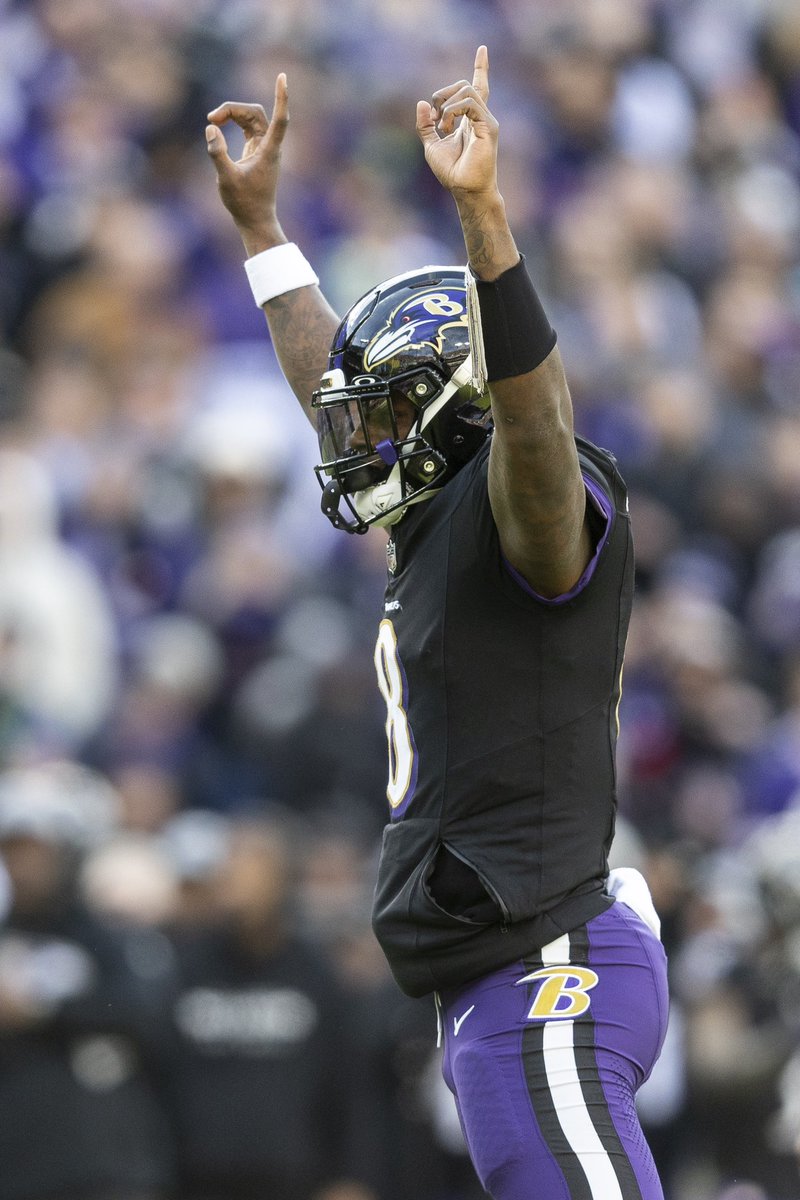 AdamSchefter's tweet photo. Ravens now have clinched the AFC’s No. 1 seed. https://t.co/4dmQMQ6N7w