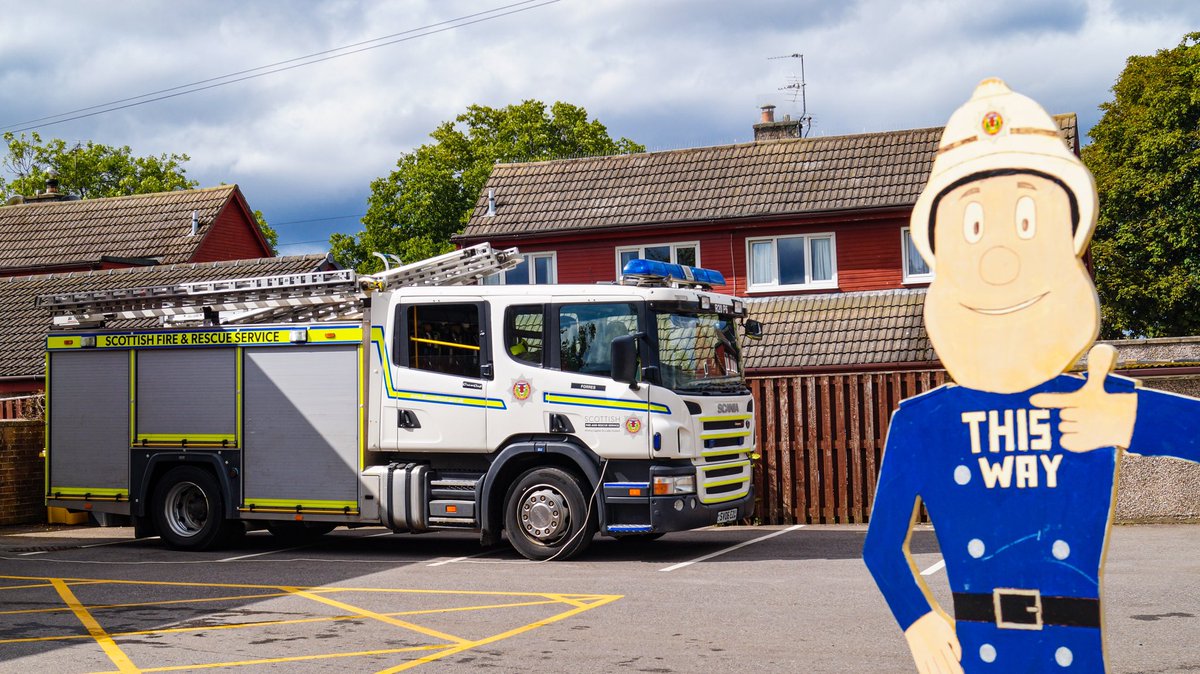 ChasingTheBlue's tweet image. It’s been a pretty big year for CTBL

Across 2023 there’s been plenty of opportunities and across them all we’ve captured 310 different emergency vehicles from all different services!

From Dundee Airport to Euston, we’ve done a lot! so here’s to an even better 2024 🚨🚒🚑🚓🚁