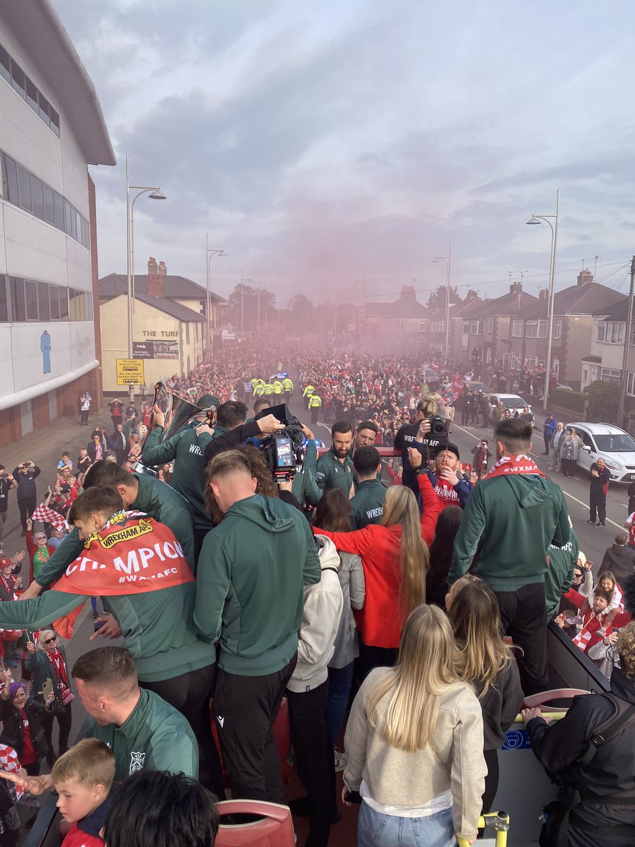 Fleur Robinson tweet media