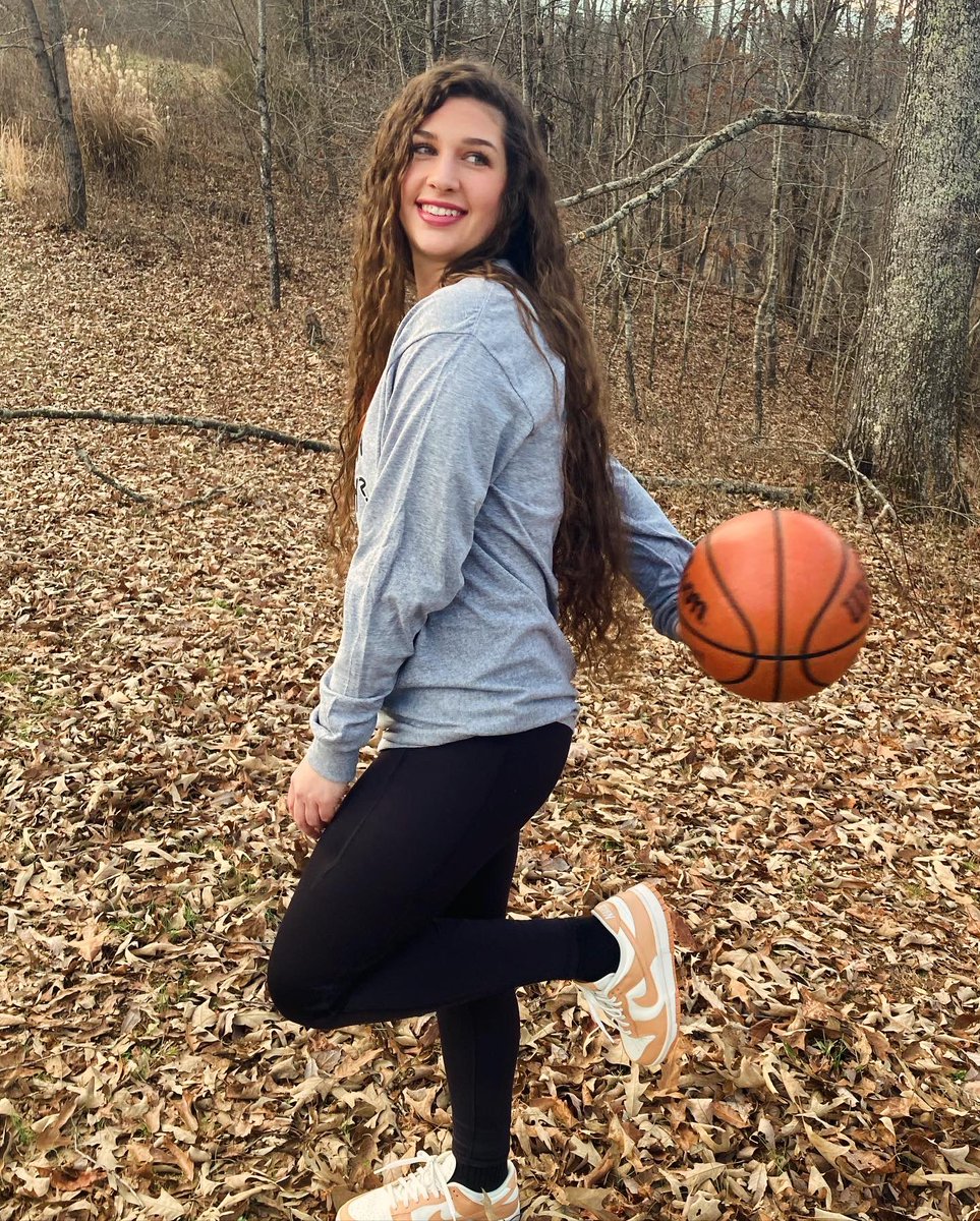 KayliDunn2023's tweet photo. Love having the chance to rep this brand! #PGB2 #PGB2athleticbrand #PrettyGirlsBall2 https://t.co/BR1zbNIWEf