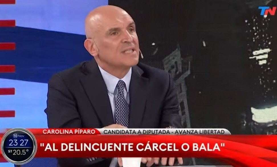 Mi mamá: "Hoy viene a cenar tu prima zurda, no discutan"

Yo apenas me siento: