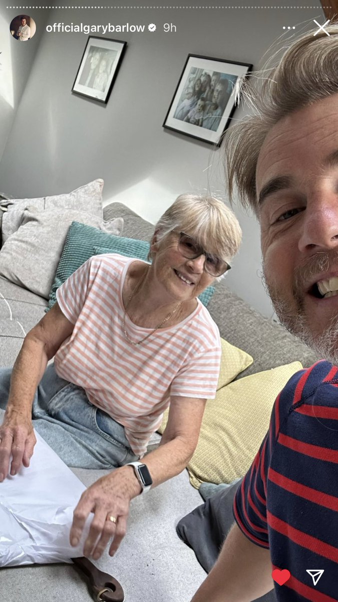 sharonhem1's tweet photo. Aww love to see you and your beautiful Mum @GaryBarlow ❤️😍❤️ https://t.co/1UGJRQFftM