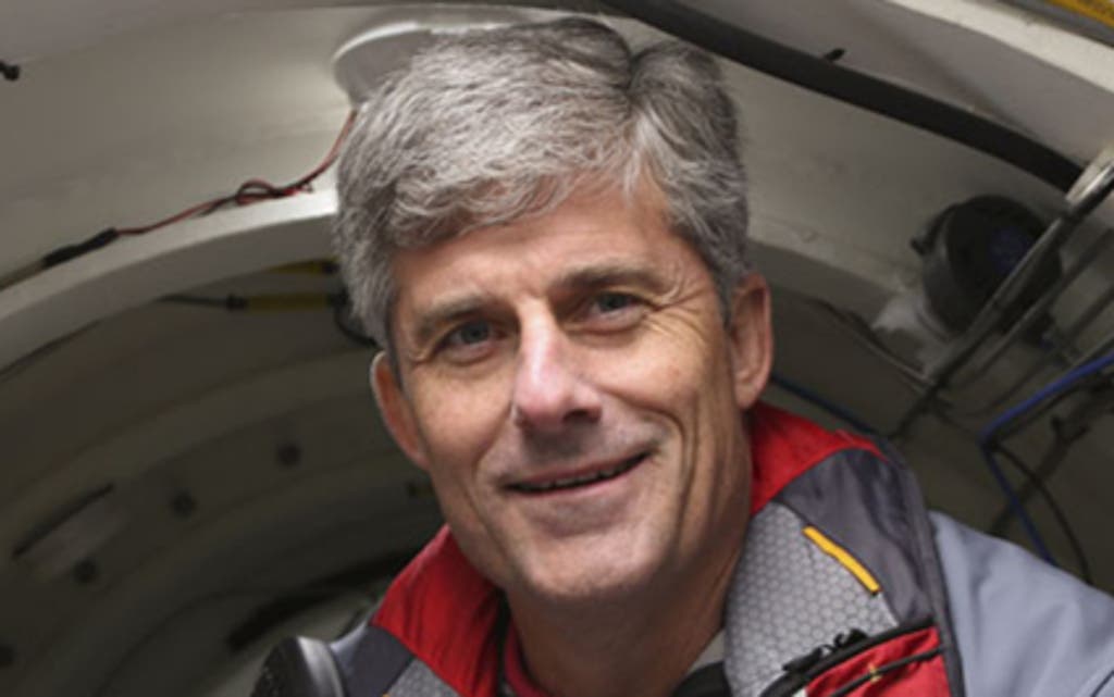 mooms : expert tweet media