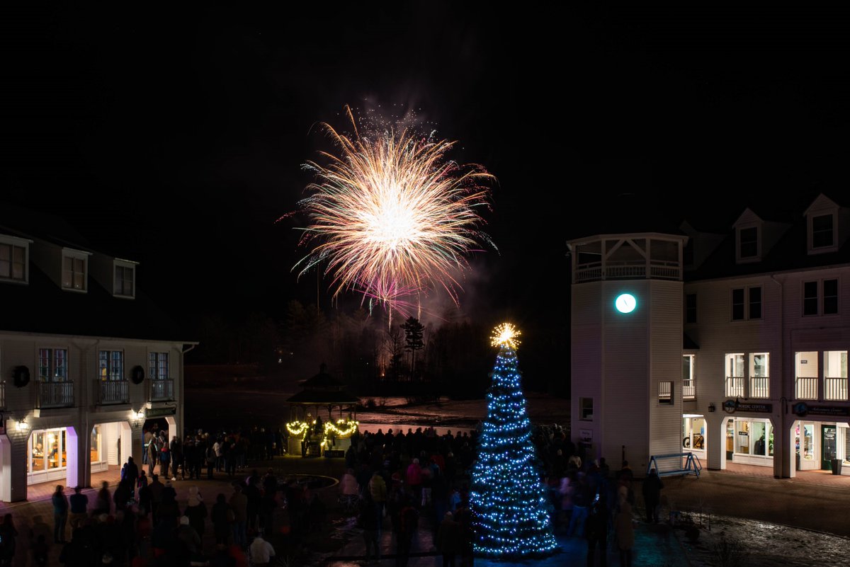 Best wishes from us to you for a happy and prosperous #NewYear2024!  📷: @waterville #newhampshire