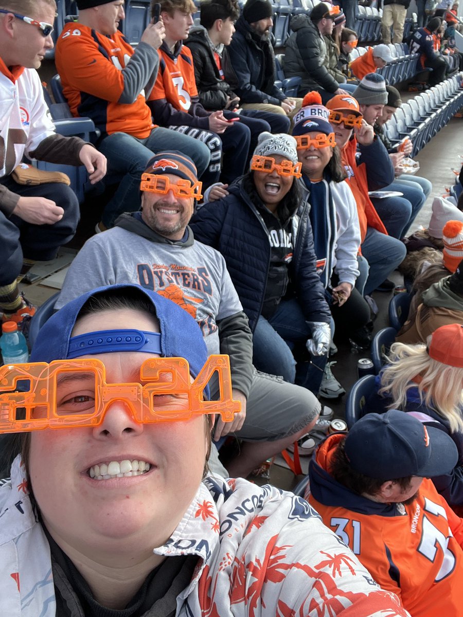 ljpro911's tweet photo. Go Broncos!! π§‘ππ§‘ππ§‘
#SDvsDEN https://t.co/vI2hYvkLQO