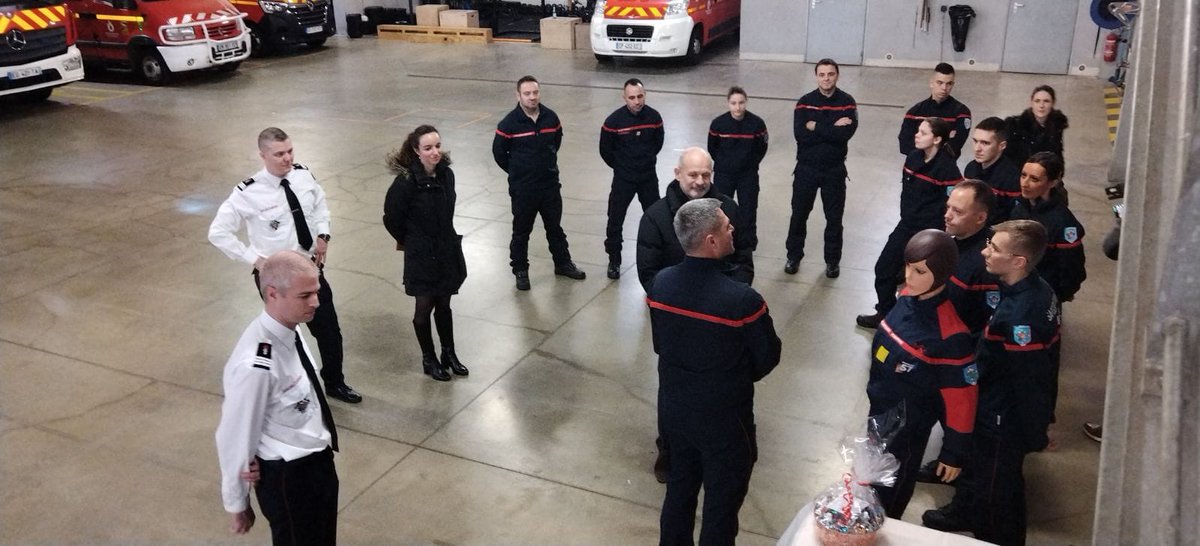 À l'occasion de la Saint-Sylvestre, le <a href="/Prefet57/">Préfet de la Moselle</a> était en visite à l'unité opérationnelle de Montigny-lès-Metz pour rencontrer et échanger avec les sapeurs-pompiers de garde. Partout en Moselle, les sapeurs-pompiers sont mobilisés pour assurer la sécurité des concitoyens 👨🏻‍🚒🧑🏻‍🚒🚒