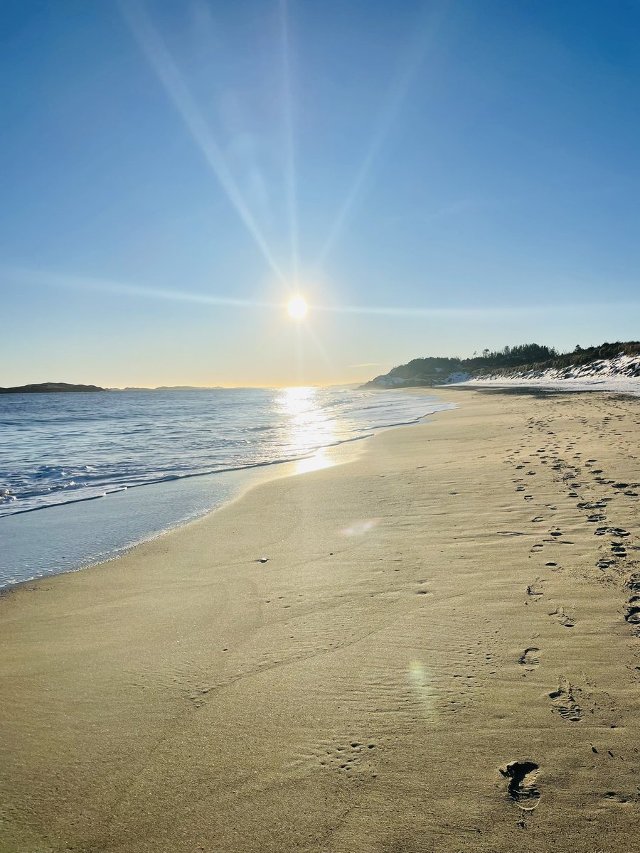 valene_roach's tweet image. A beautiful last day of 2023 at Sandbanks Provincial Park, Burgeo NL
#123123 #HappyNewYear2023 
@EddieSheerr @NLtweets @weathernetwork