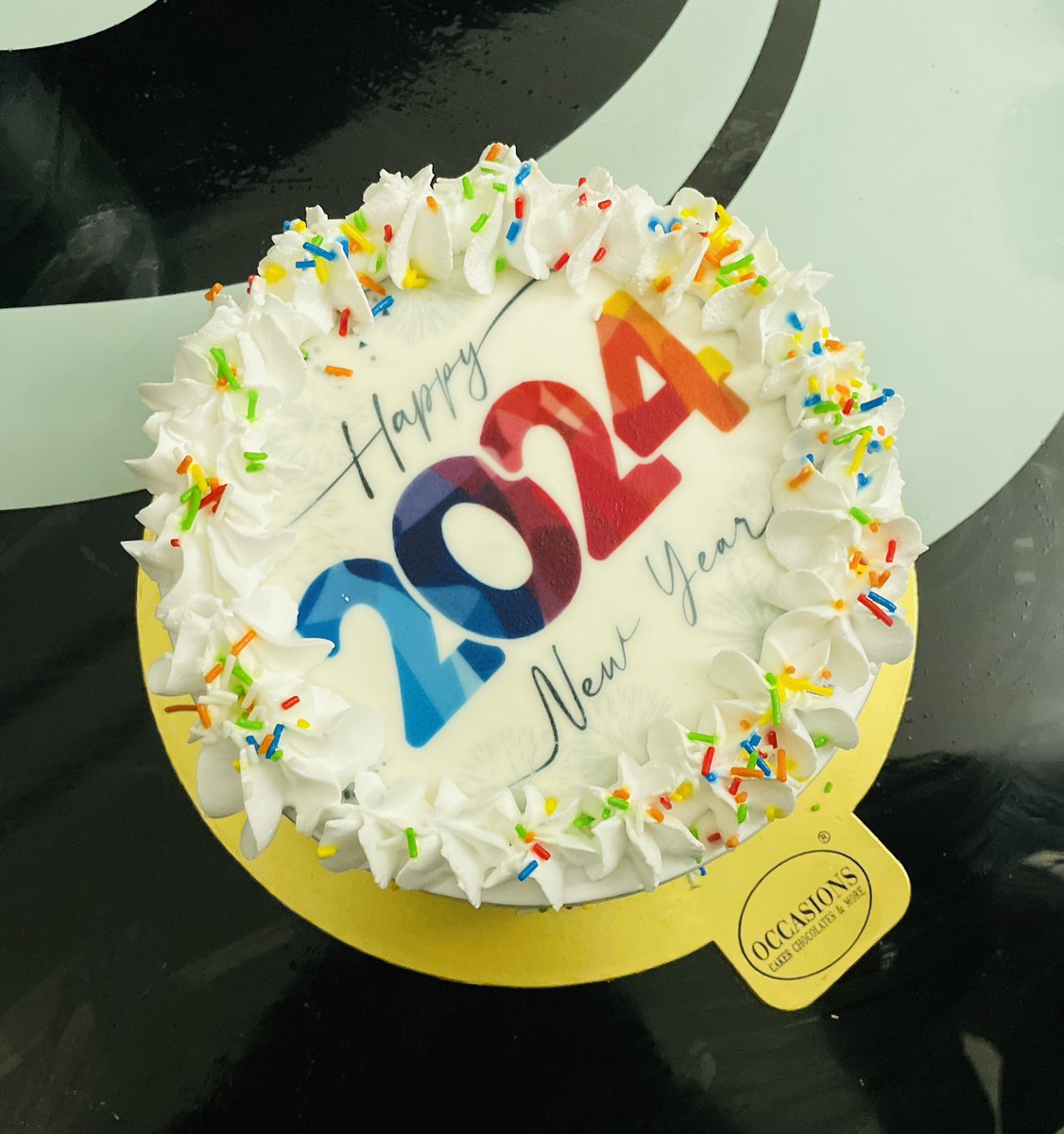 PPrayikkara's tweet photo. Happy New Year Everyone🥳🎊 https://t.co/rGkdy1EgqN