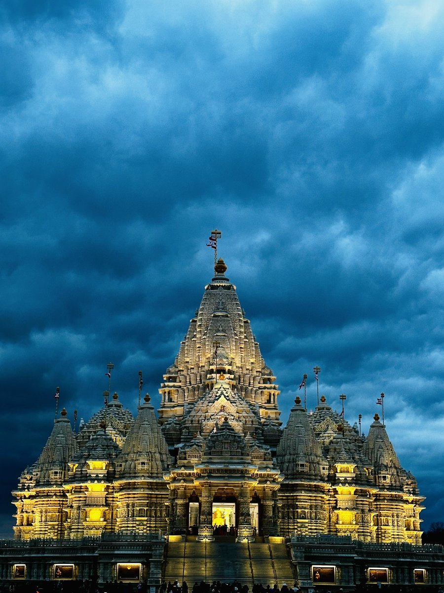 venna_ashok's tweet photo. Check out this awesome pictures of @akshardham_usa yesterday. I am glad to share these picture with you all.

@DelhiAkshardham 
#Swaminarayan #NewJersey https://t.co/fKi2WriZfy