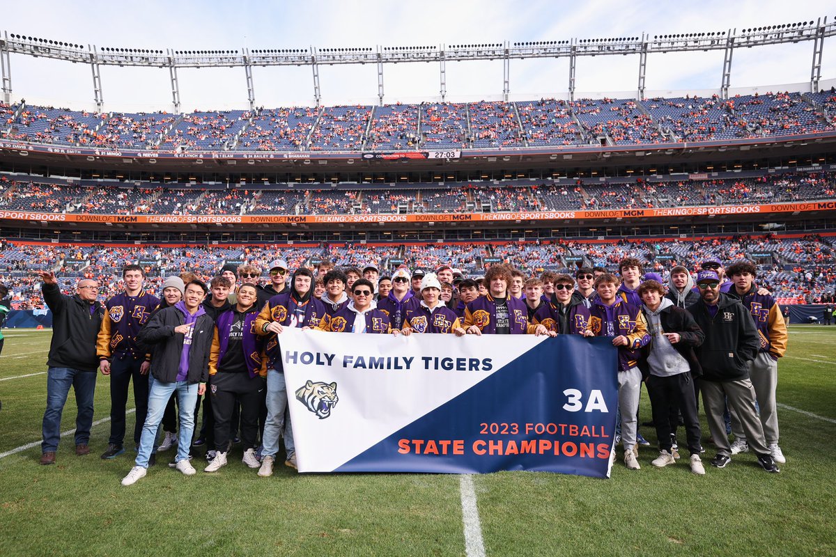 Holy Family finished their season on a 10-game winning streak and came away with their first 3A State Championship! 🏆