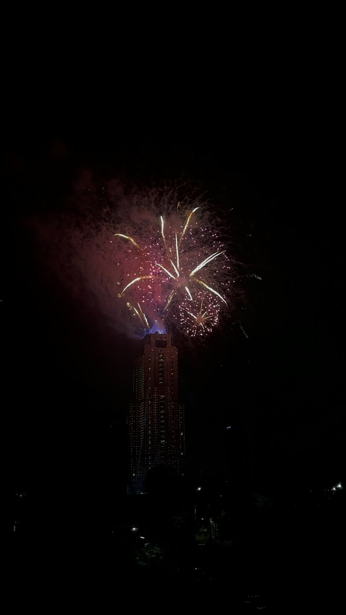 Namahanja's tweet photo. Happy new year! 
#OMfireworks https://t.co/1KBKGIN8x5