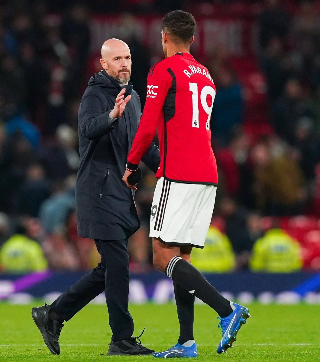 🚨🚨🌕| #mufc are still open to Raphael Varane signing a new deal on a reduced salary. [@talkSPORT]